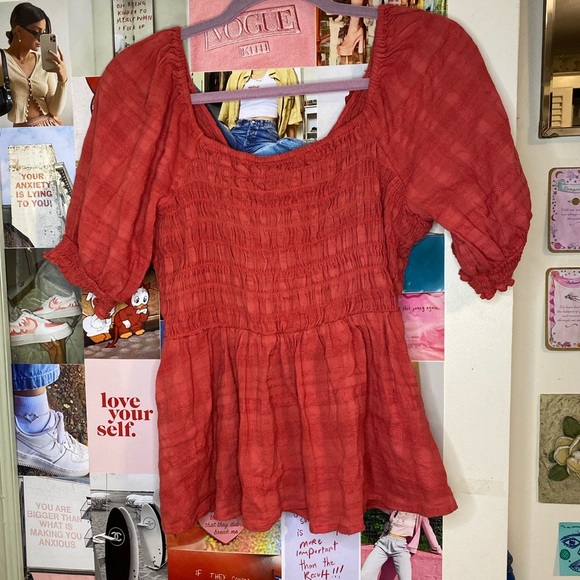 Red top - Picture 2 of 2